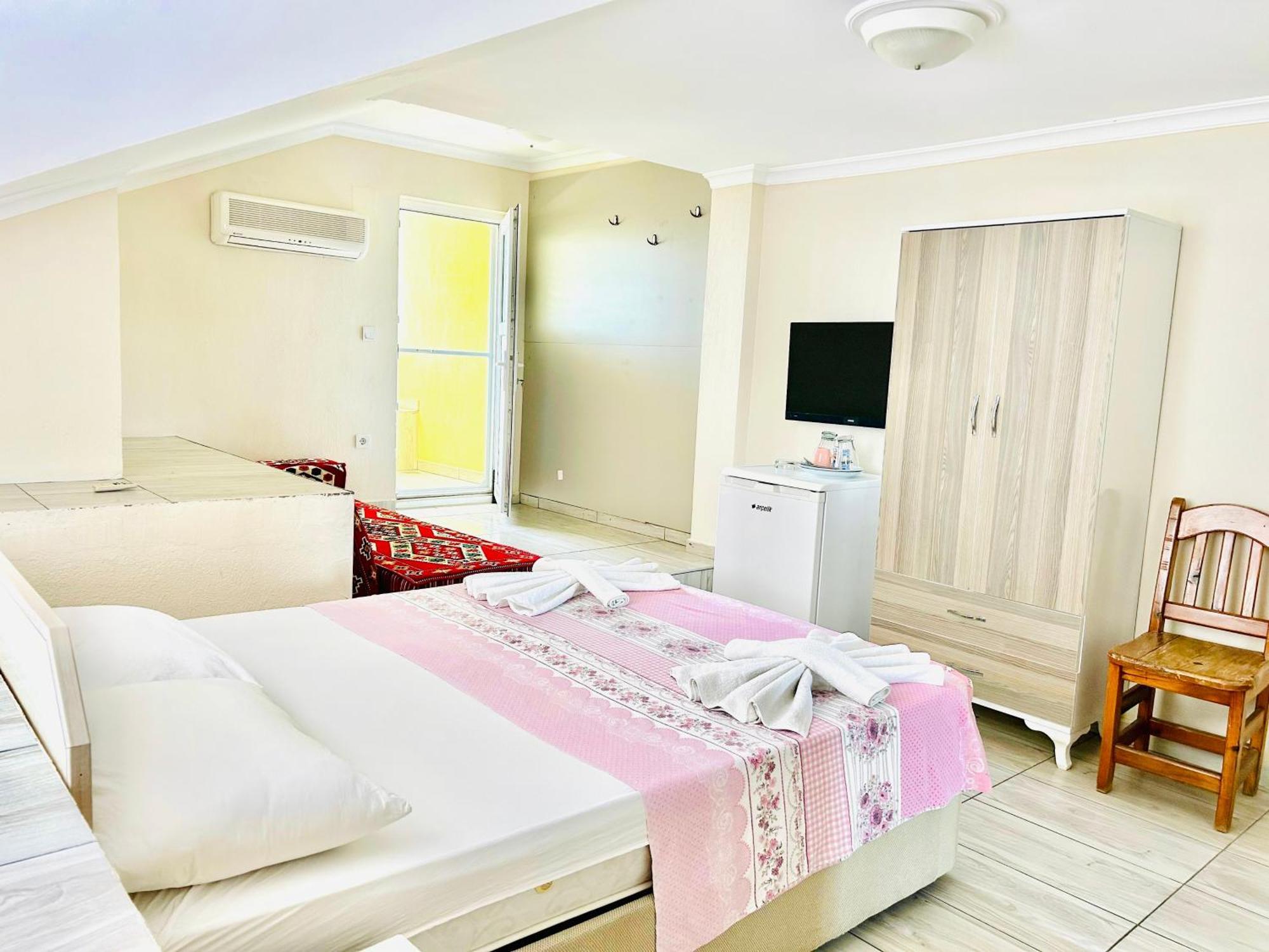 Karaca Apart Hotel Dalyan Esterno foto